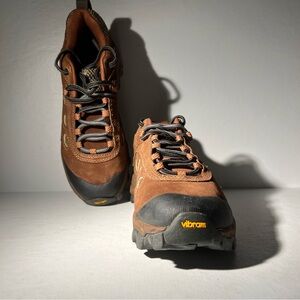 Fitzwell Brown Leather Hiking Shoes Vibram Sole Women’s 8.5M Trail Outdoor NEW
